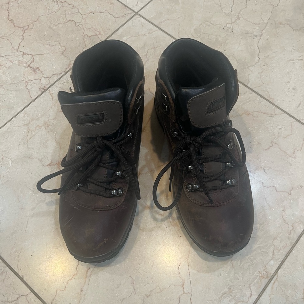 Nice Coleman brand men’s snow boots